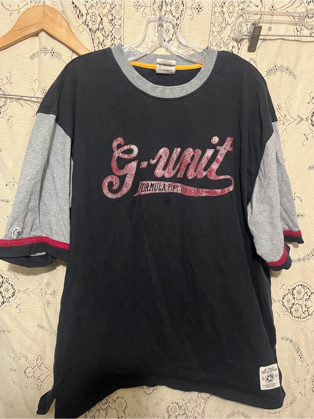G-Unit Men's Black Short Sleeve Logo Tee with Gray Sleeves